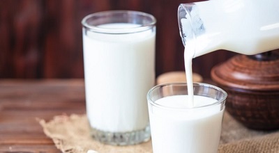 Мясников предупреждает об опасности употребления молока для здоровья мужчин