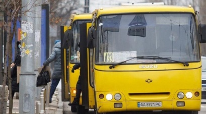 Недостаток водителей в Одессе: Женщин приглашают за руль маршруток