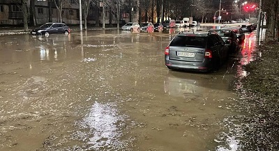 Авария на канализационной системе в Киеве привела к затоплению района говном