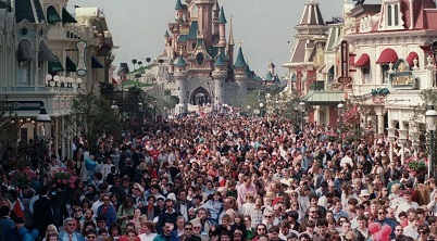 Сотрудники "Диснейлендов" бьют тревогу из-за нецензурного поведения посетителей