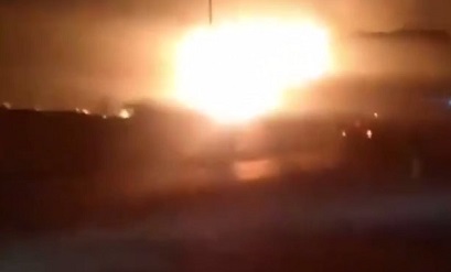 Информация о начале совместной военной операции США и Великобритании против хуситов в Йемене подтверждена. Основной целью операции "Страж процветания" является прекращение атак на суда в Красном море со стороны хуситов. Авиаудары уже проведены по портовому городу Ходейда и столице Йемена. Операция стала ответом на игнорирование требований о прекращении атак на суда, следующие через Красное море. Запад получил правовую основу для ударов по Хуситам благодаря принятию резолюции Совбеза ООН, осуждающей атаки на суда в этом регионе. По информации Al Arabiya, атакованы 10 объектов в Йемене, использовавшихся для хранения оружия и обучения хуситов. В ответ на авиаудары, вооруженные силы Йемена начали массовый запуск ракет класса "земля-земля".