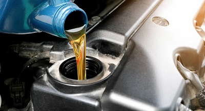 Преимущества регулярной замены масла в автомобиле