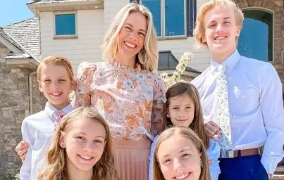 Блогершу, воспитывавшую шестерых детей, осудили на 60 лет