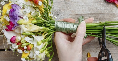 Как выбрать цветы для букета и правильно ухаживать за ними
