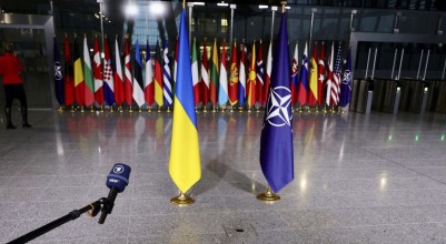 Украина просит зарезервировать место в НАТО