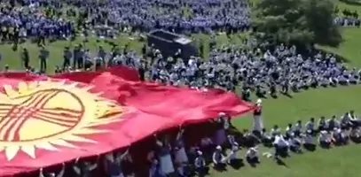 Шокирующая трагедия в Кыргызстане: Фургон с мороженым сбил 29 школьников