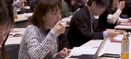 Японские «умные» ложки придают солёный вкус без соли