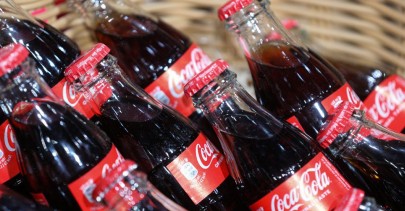 Ушедшая из России Coca-Cola вновь регистрирует свои товарные знаки в стране