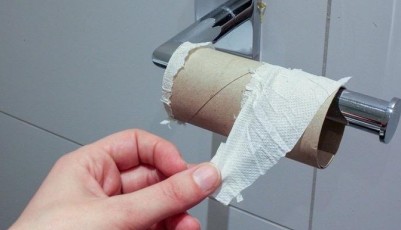 Украинцев ждет дефицит туалетной бумаги из-за мобилизации работников