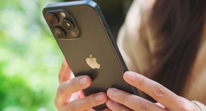 iPhone 15 подешевел в России на 50%: причины и факты