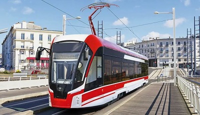 В Екатеринбурге представлен рекордно длинный скоростной трамвай: 38 метров и 400 пассажиров