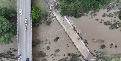 Наводнение в Техасе унесло жизни десятков людей: в воде исчезли 23 девочки