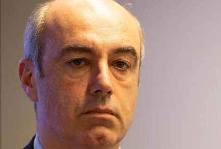 Депутат, копавший под Макрона, найден повешенным у себя дома