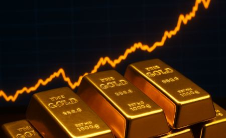 Золото штурмует новые вершины: что толкает цены вверх и есть ли предел?
