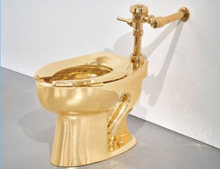 В США выставят на аукцион золотой унитаз за 10 миллионов долларов