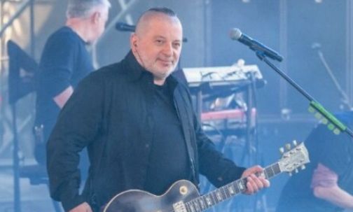 Вадим Самойлов представил песню из готового сольника и призвал к прощению